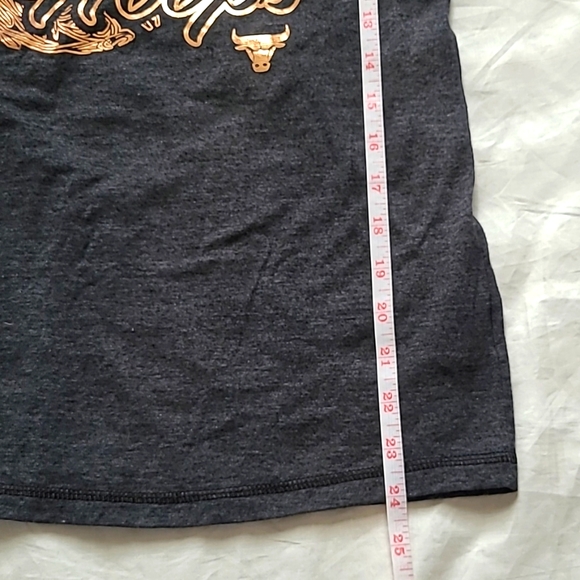 Adidas Women's Chicago Hoops Long Sleeve Hood top, Size L - Picture 8 of 9